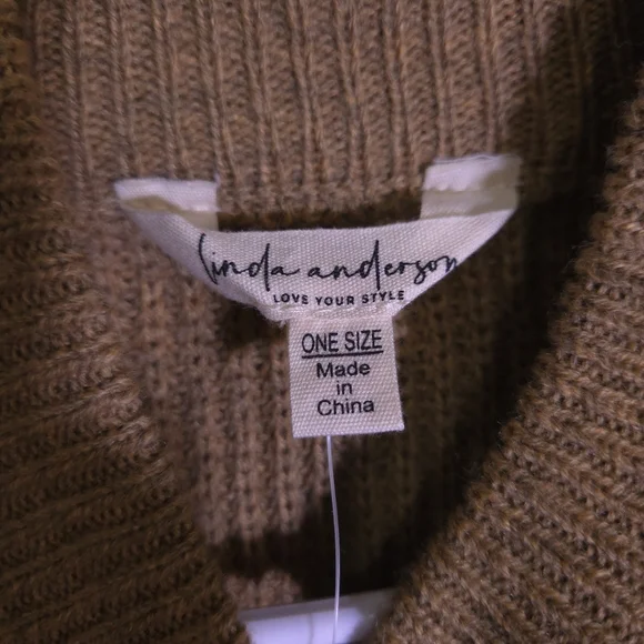 NWT Linda Anderson Knit Poncho Tan One Size Buttons Cottage Core Light Academia - Picture 6 of 7